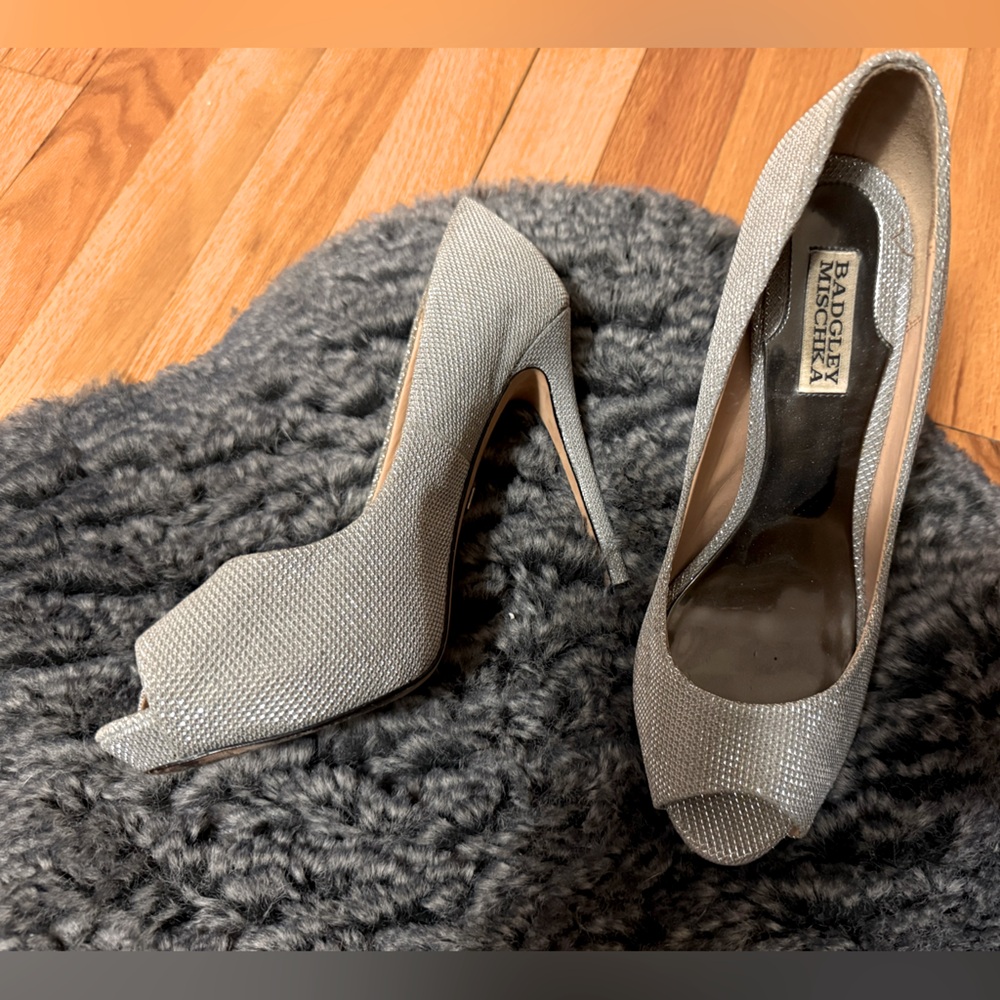 Badgley Mischka Ponderosa Pump